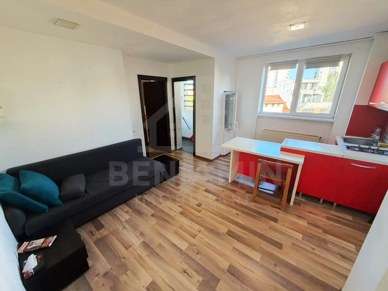 3 Camere-Mobilat-Utilat-60mp-Centrala Termica-Zona Grivitei — fotografia 1
