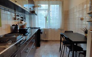 Apartament 2 camere, decomandat, mobilat si utilat, zona Vitan - Poză 3