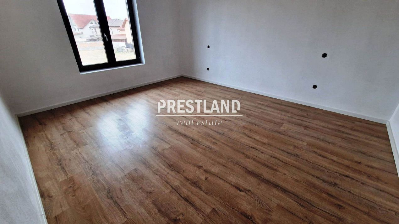 Casa tip duplex - Poză 1