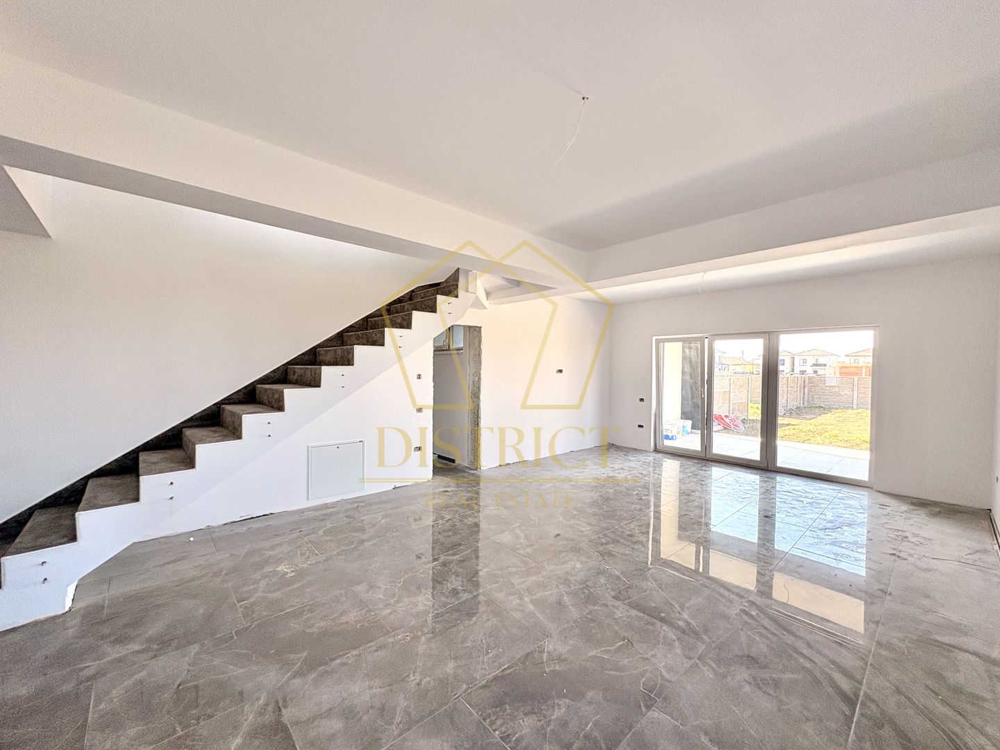 Duplex cu 3 camere, despărțit prin camera tehnica | Mosnita Noua | Barista - Poză 1