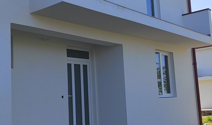 Casă nouă de vânzare - Poză 3