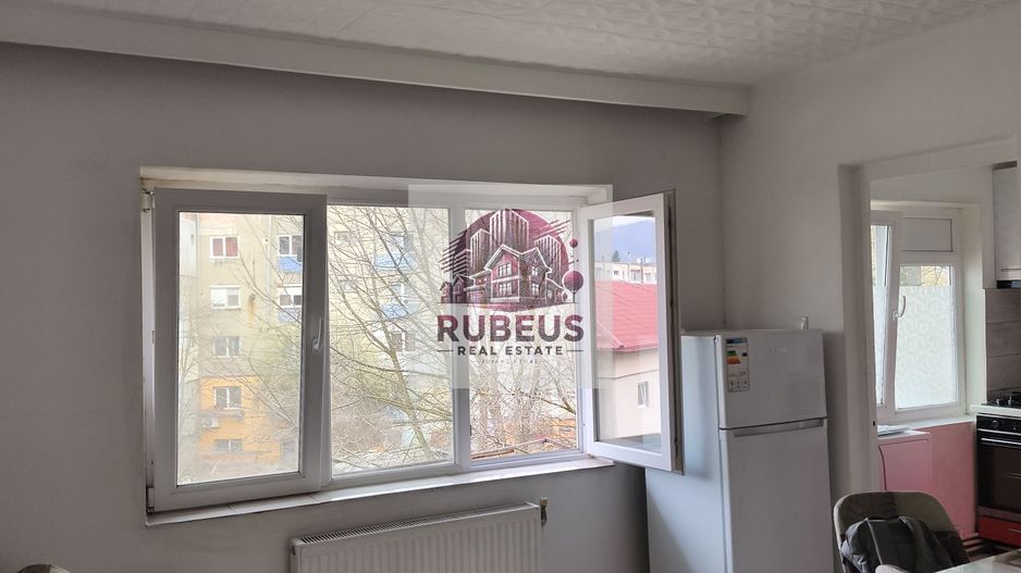 Mic la întreținere, bun la randament: apartament în Orșova - Poză 35