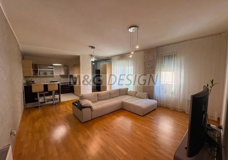 Apartament 3 camere lux zona centrala - Poză 2