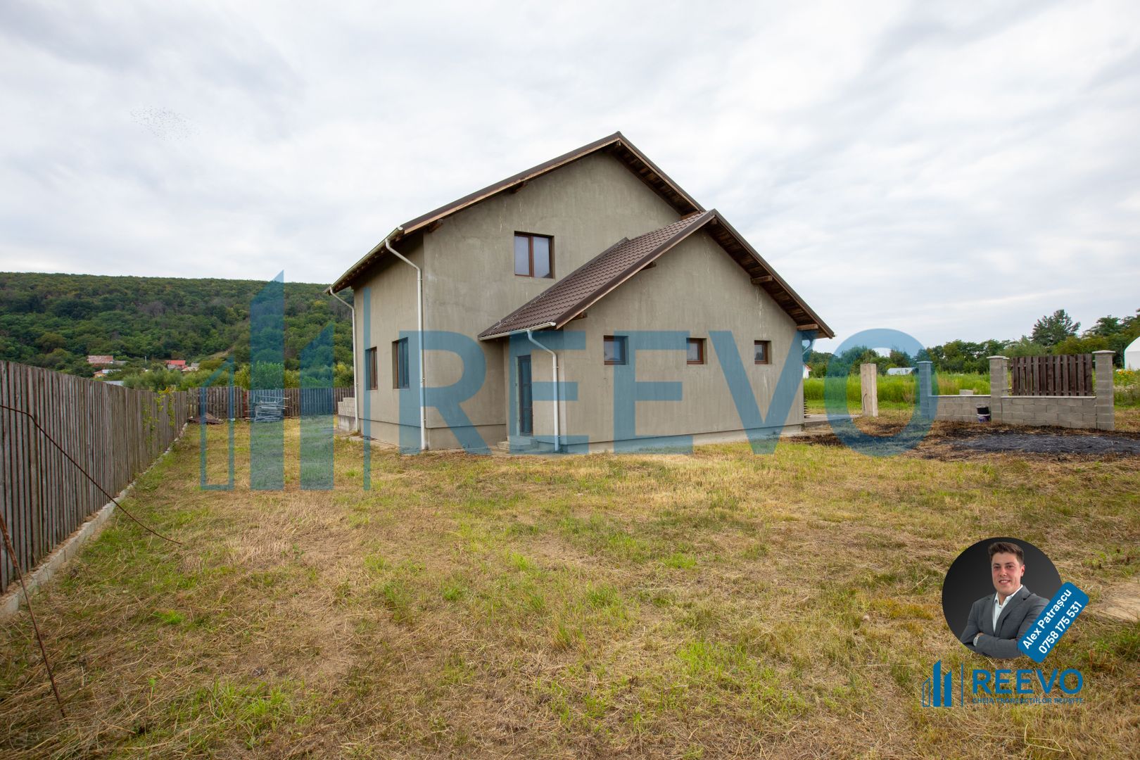 Vilă spațioasă cu vedere la pădure, la doar 15 minute de Bacău! - Poză 5