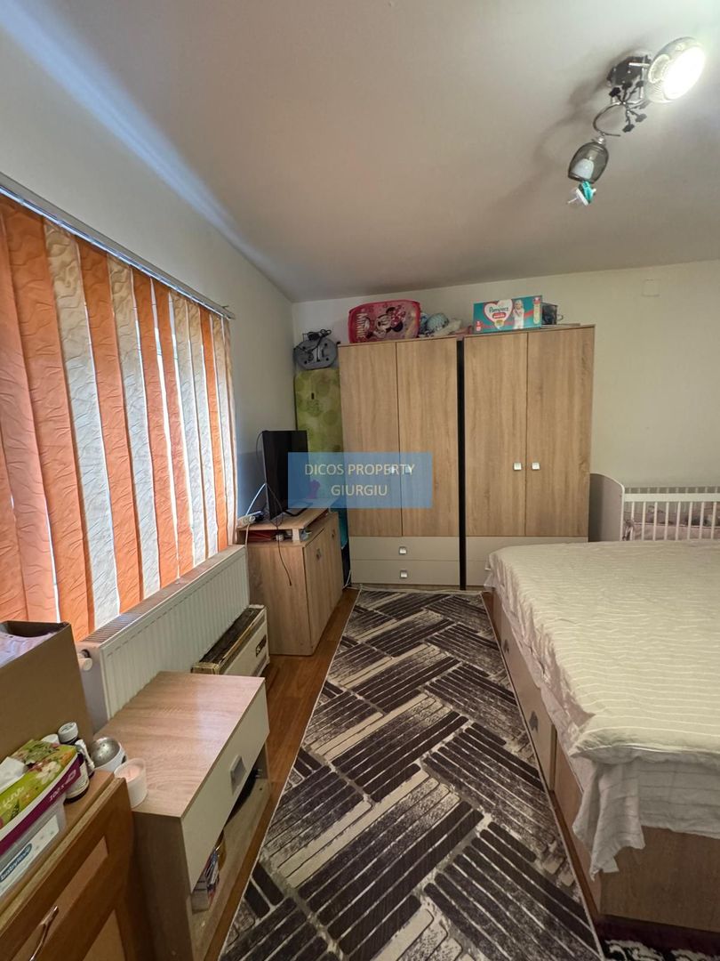 Casă cu teren și anexe – str. Mihai Eminescu - Poză 7