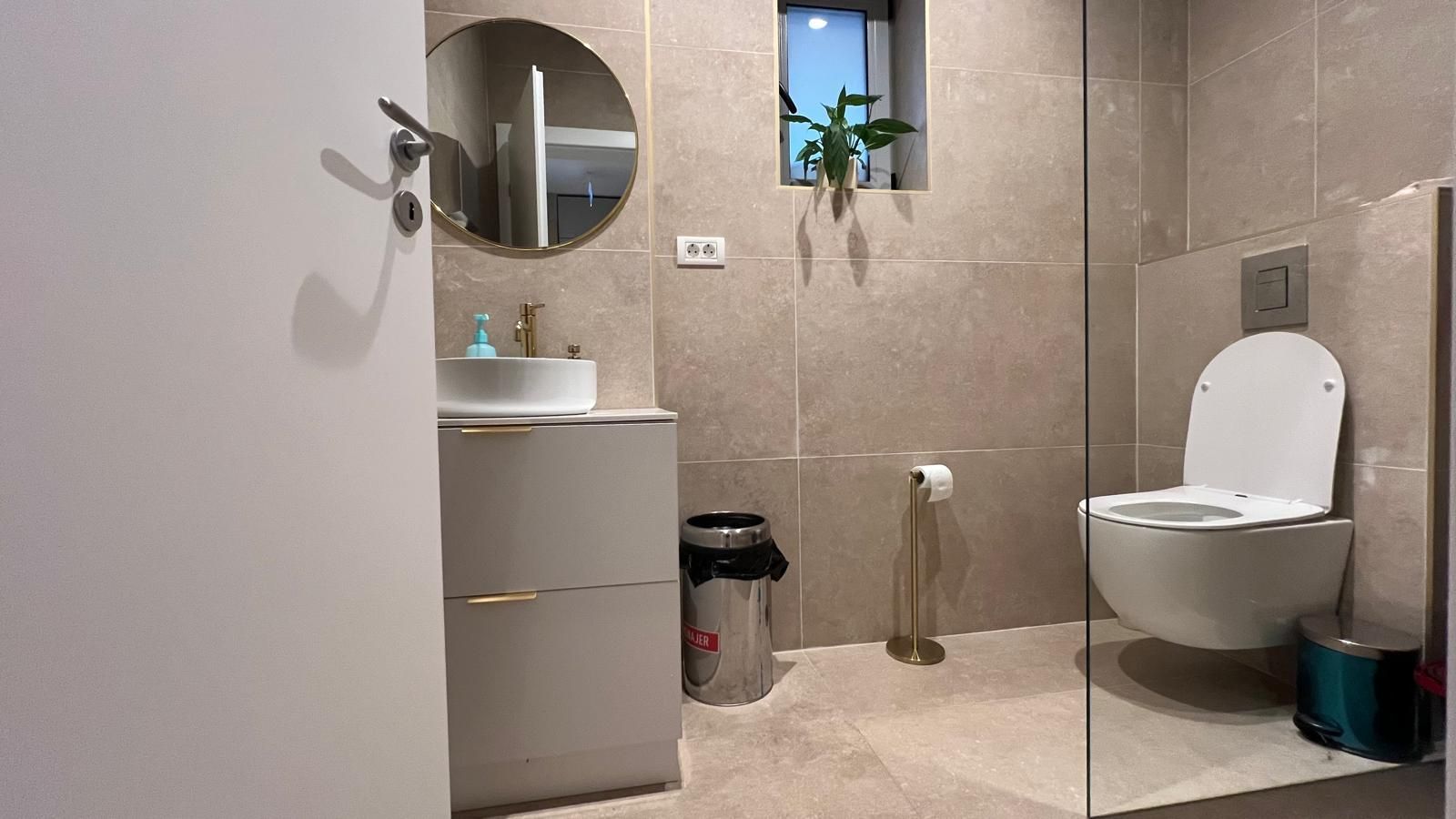 Spațiu comercial de vânzare – 247 mp utili, împărțiți în 2 unități - Poză 14