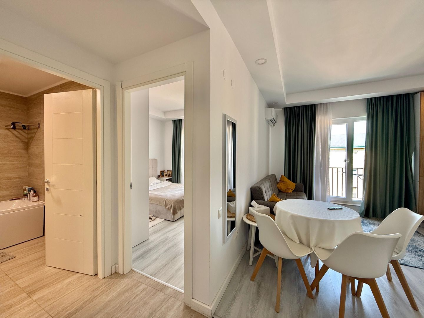 COSMOPOLIS - Apartament cu 2 camere tip studio, mobilat si utilat. - Poză 7