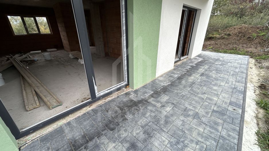 Casă Parter+Etaj– la roșu în interior, la cheie în exterior – Selimbar - Poză 5