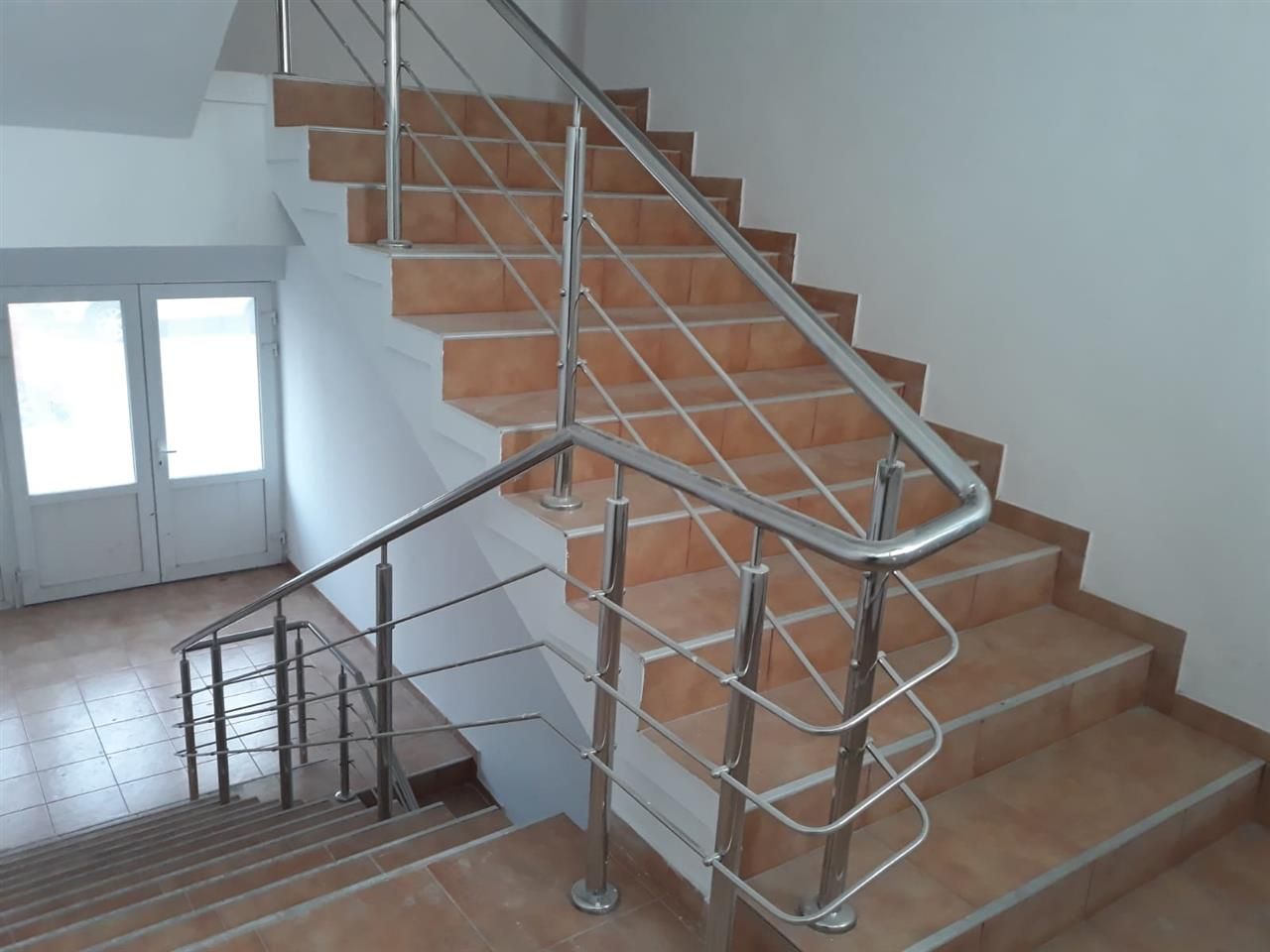 Incepe afacarea ta prospera in unul din aceste Spatii comerciale, Tractorul - Poză 3
