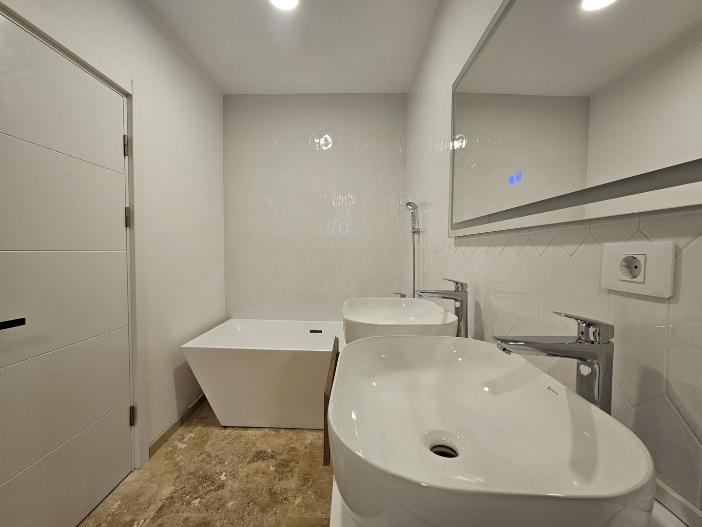 Apartament 4 camere nou de inchiriat Iancu Nicolae - Poză 9