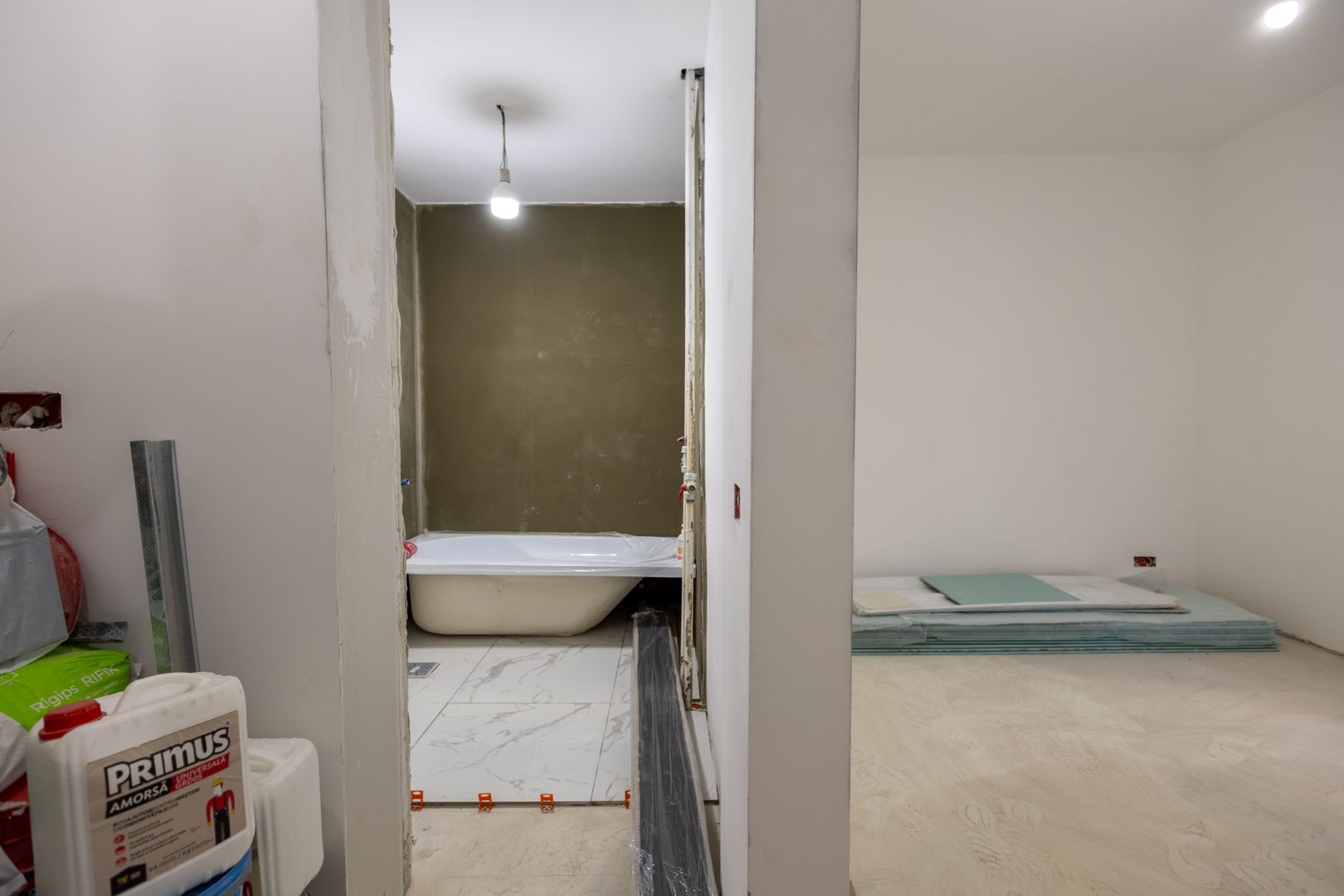 2 camere la parter, renovare avansată | Str. Argeșelu, Școala 110 - Poză 5