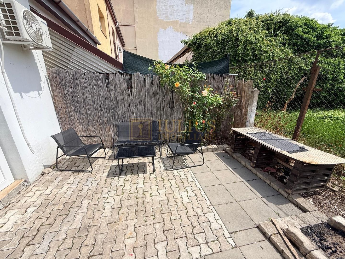 2 camere| apartament la casa-curte comuna| loc de parcare| centrala proprie| - Poză 13