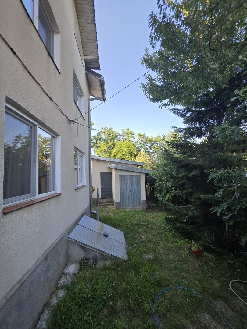 Casă / Vilă cu 8 camere de vânzare în Lapus, Craiova - Poză 2