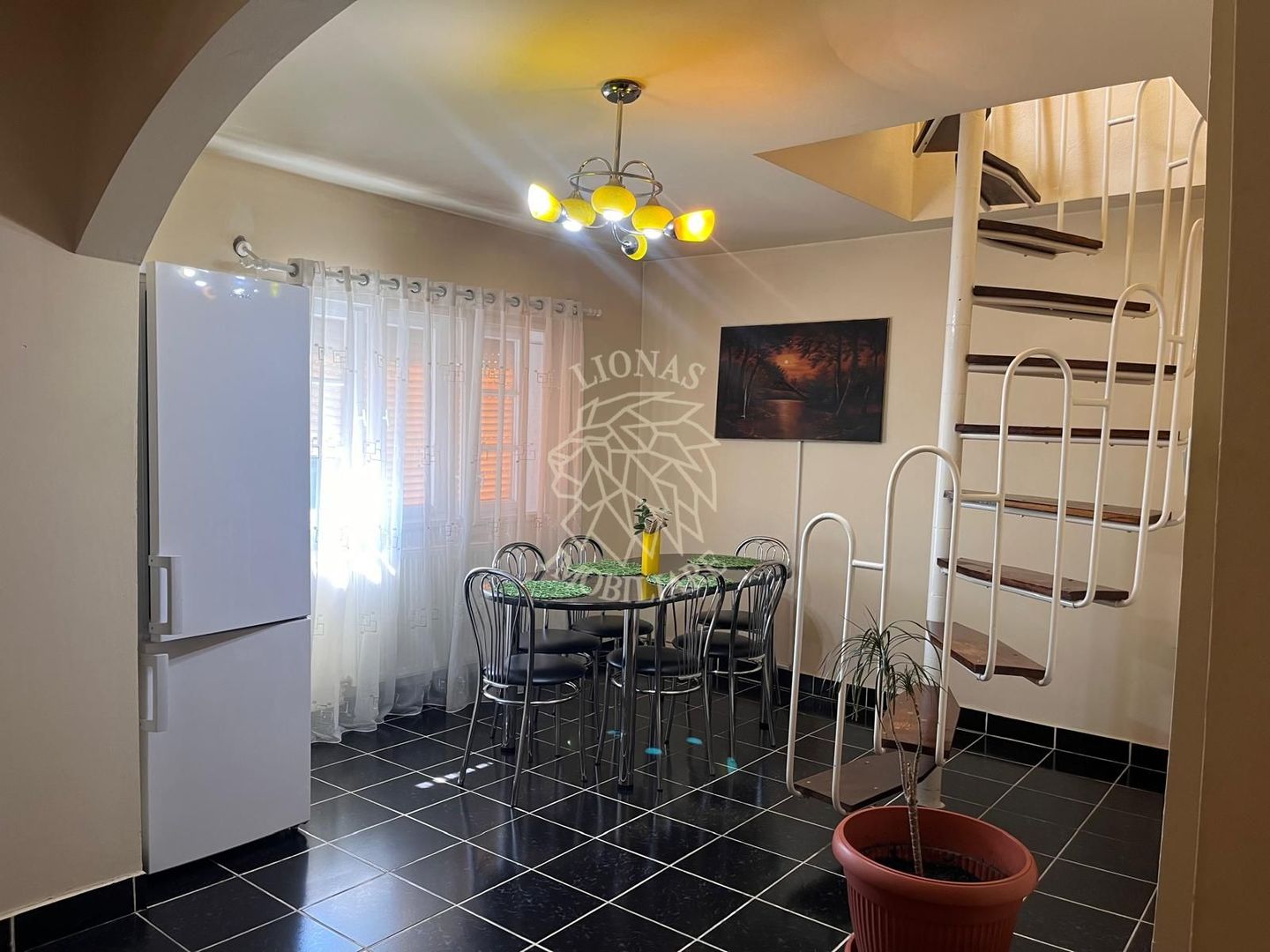 Apartament 4 camere 132 mp-balcon-ideal locuire-Calea Moldovei - Poză 11