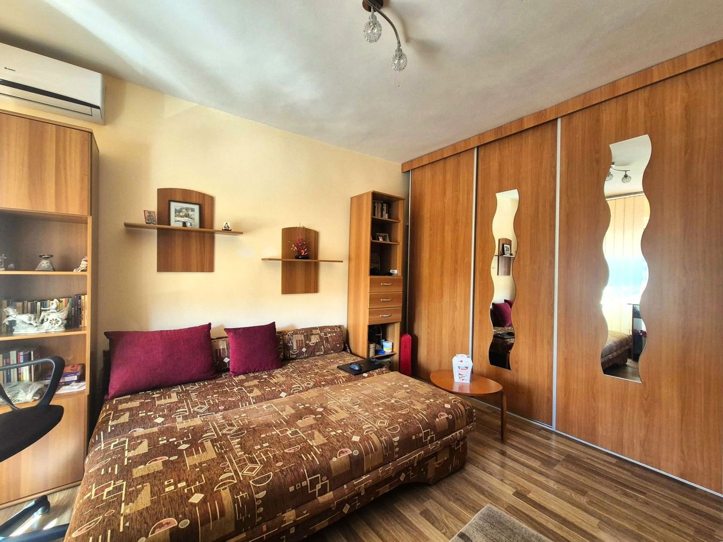 Exclusivitate - Apartament pretabil locuit, toate facilitătile in apropiere - Poză 12
