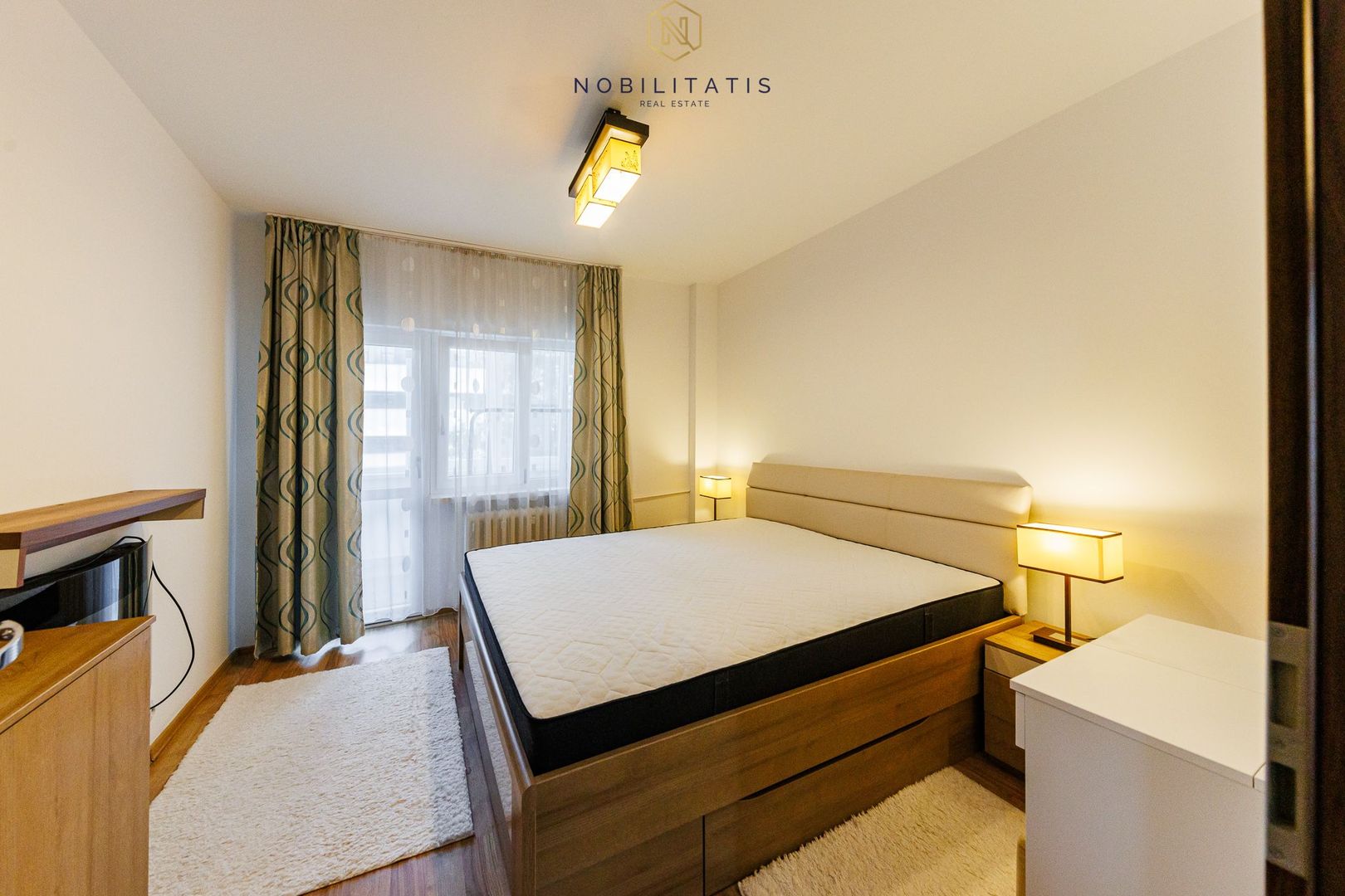 Un apartament cum rar găsești, în centrul orasului | 4 camere & 2 bai - Poză 16