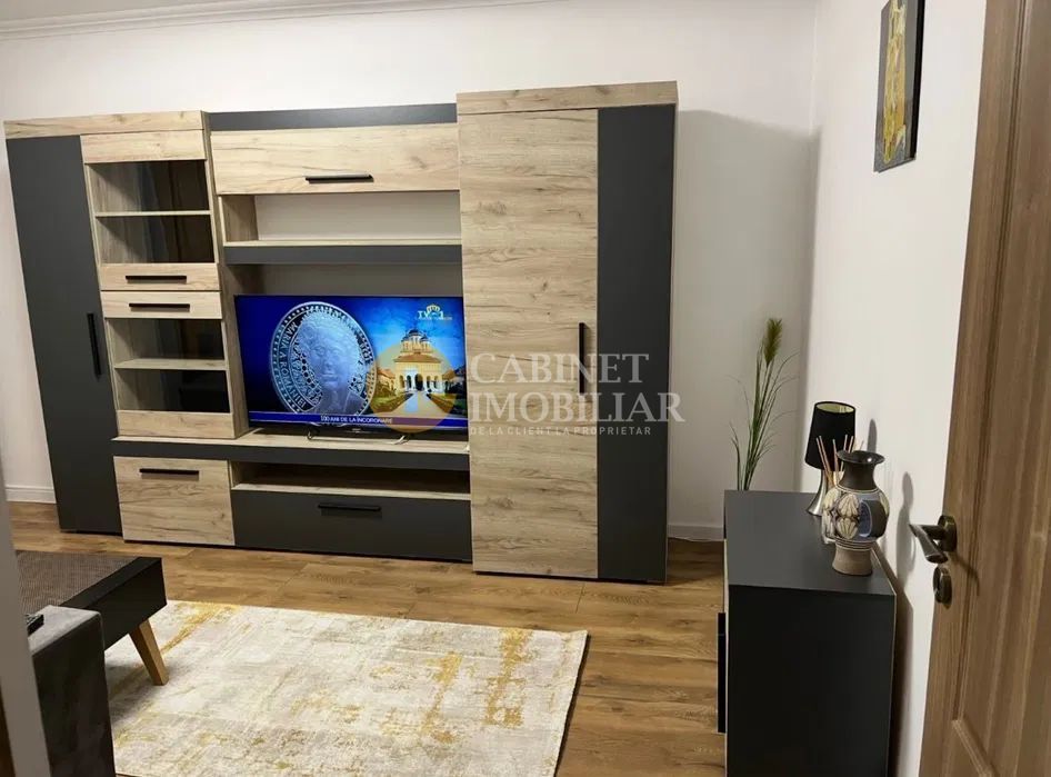 3 camere spațioase, 2 băi, balcon mare – zonă centrală excelentă! - Poză 1
