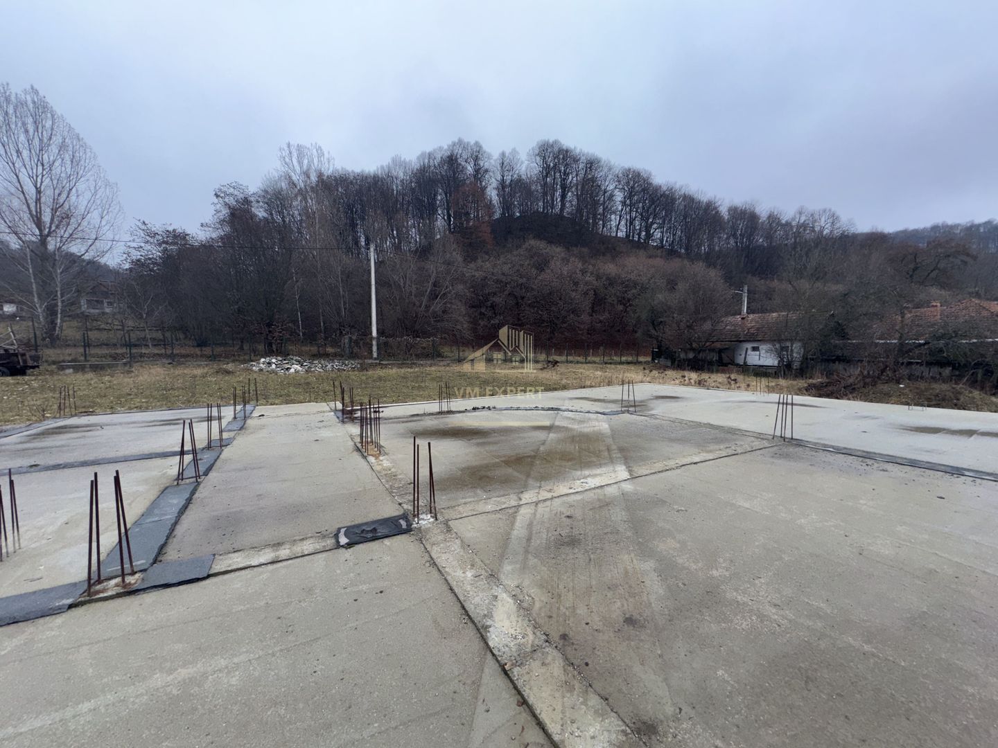 TEREN INTRAVILAN 2200 MP CAMPULUNG ARGES - Poză 19