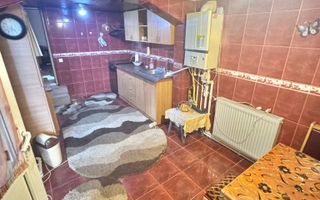 De vânzare casă cu 4 camere, garaj - Poză 14