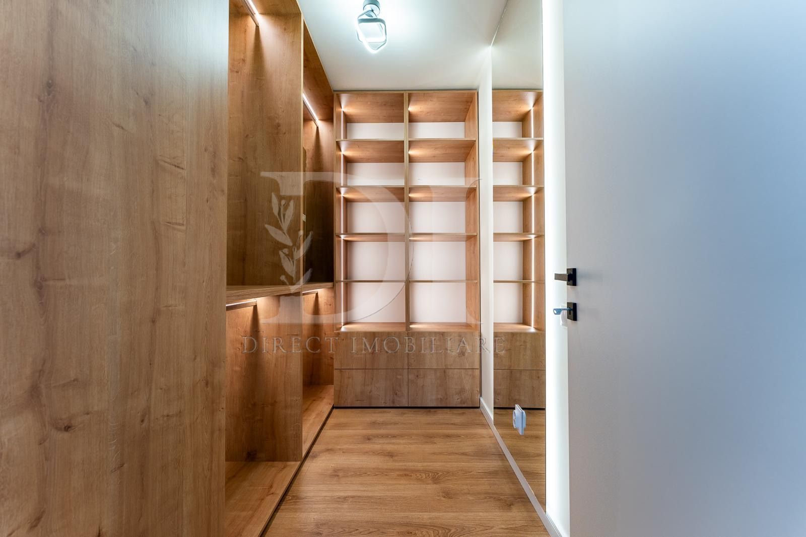 Apartament ultrafinisat / etaj intermediar / Zona Terra - Poză 18