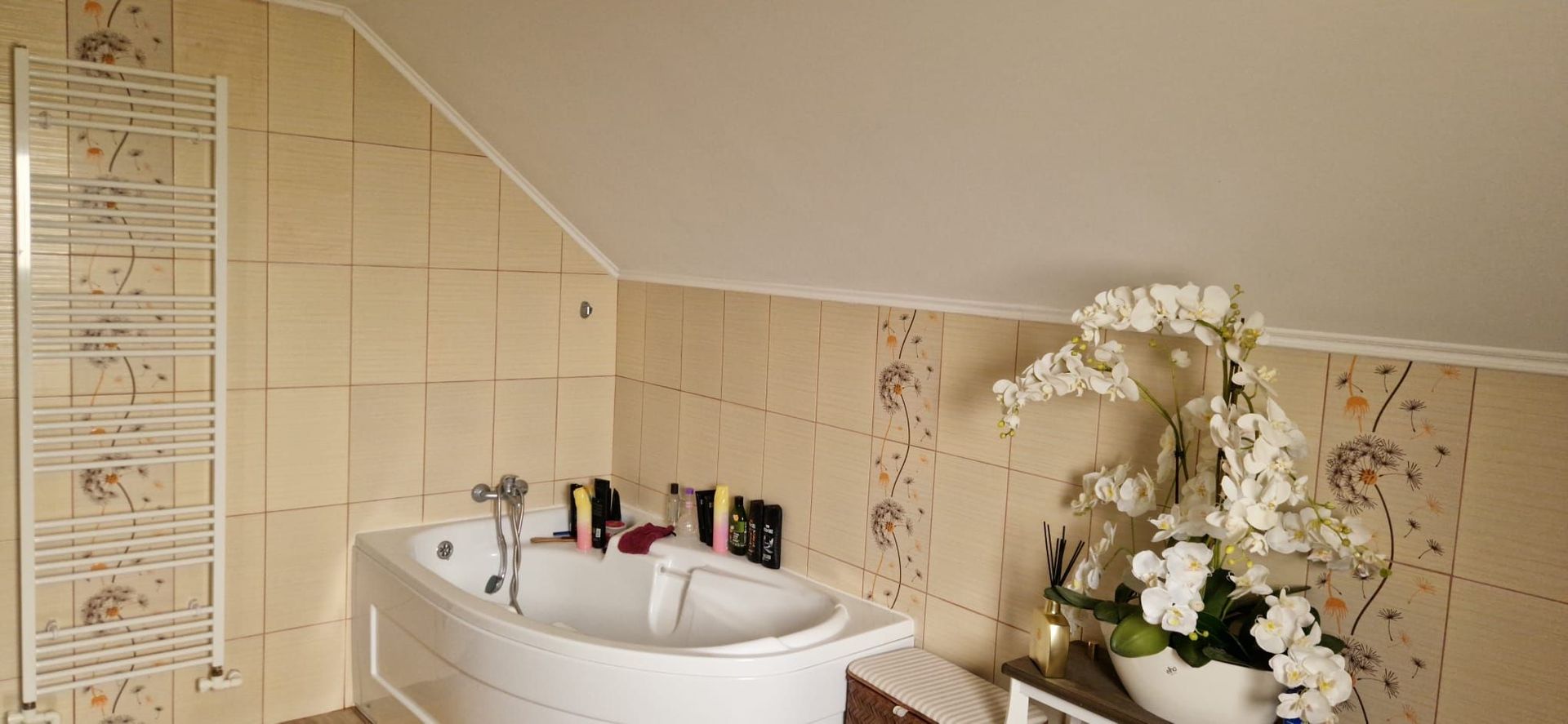 SE VINDE | Casa generoasă în Camirzani | Suceava - Poză 11