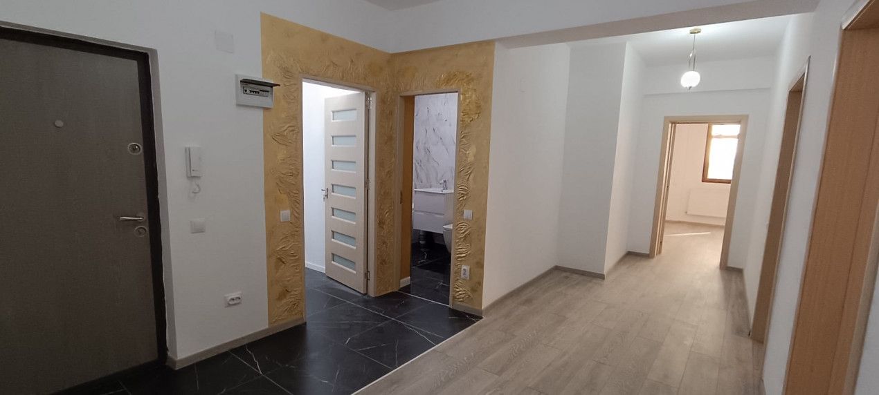 Apartament 3 camere in Prelungirea Ghencea. Renovat de la 0 ! - Poză 3
