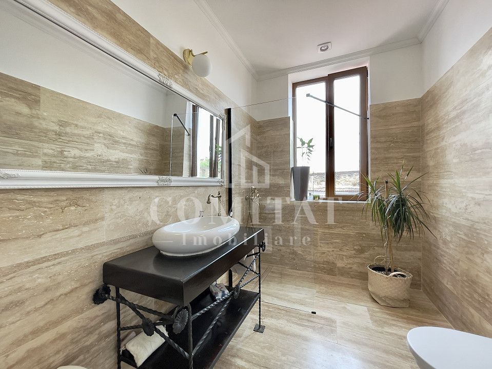 Apartament cu 3 camere Ultracentral - Poză 12