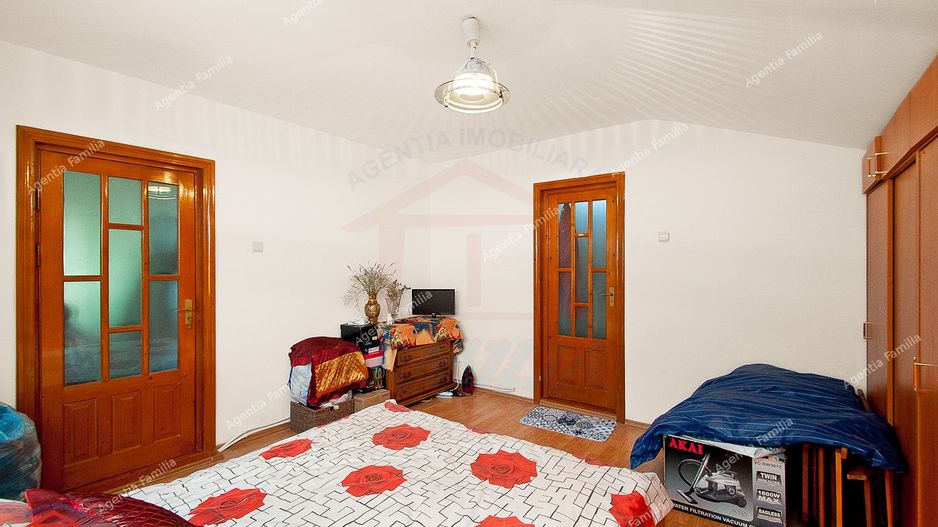 Vila cocheta, situata in centrul istoric al orasului - Poză 14