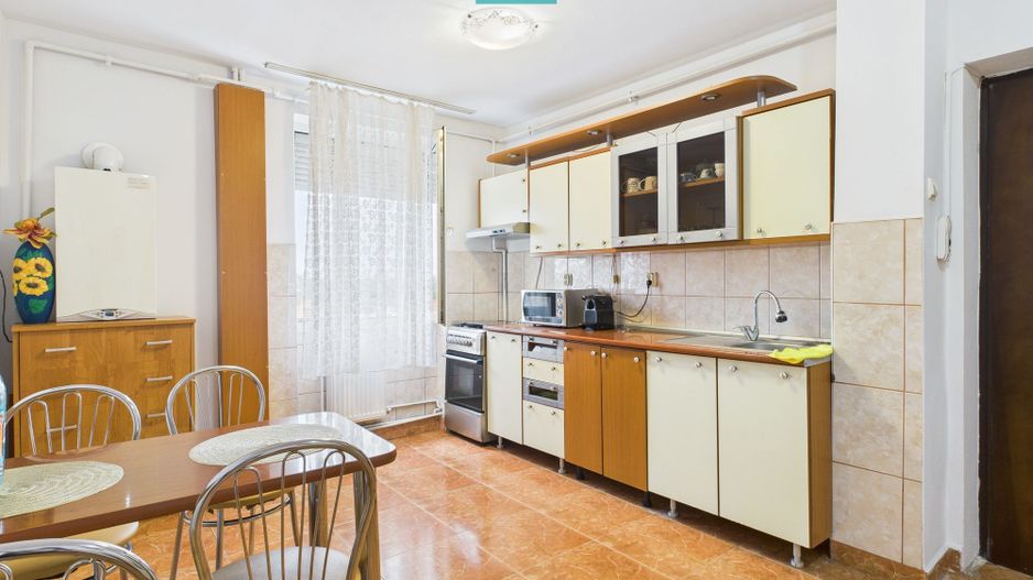 Apartament spațios, 3 camere ultracentral. - Poză 10