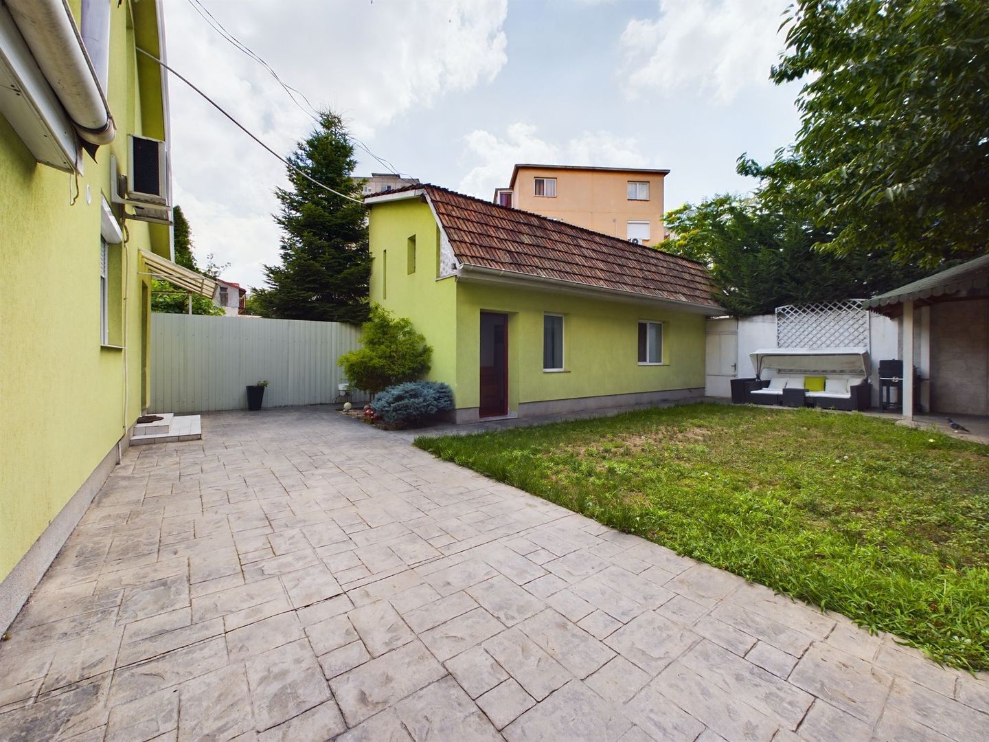 Casă cochetă pe strada Făt Frumos. - Poză 17