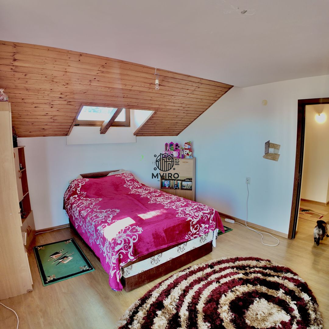 Casa de vanzare in Targoviste - 5 camere, 2 garaje, teren generos - Poză 29