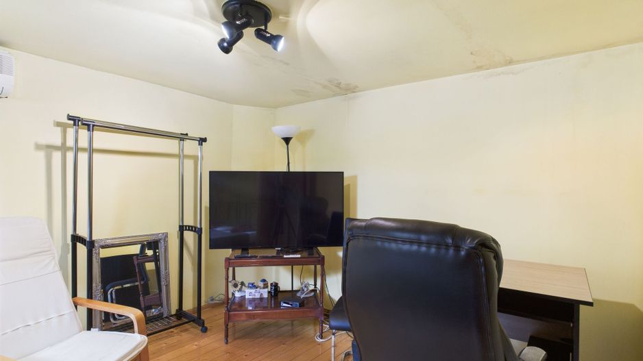 Casă individuală cu teren,  Andrei Șaguna -Traian - Poză 10