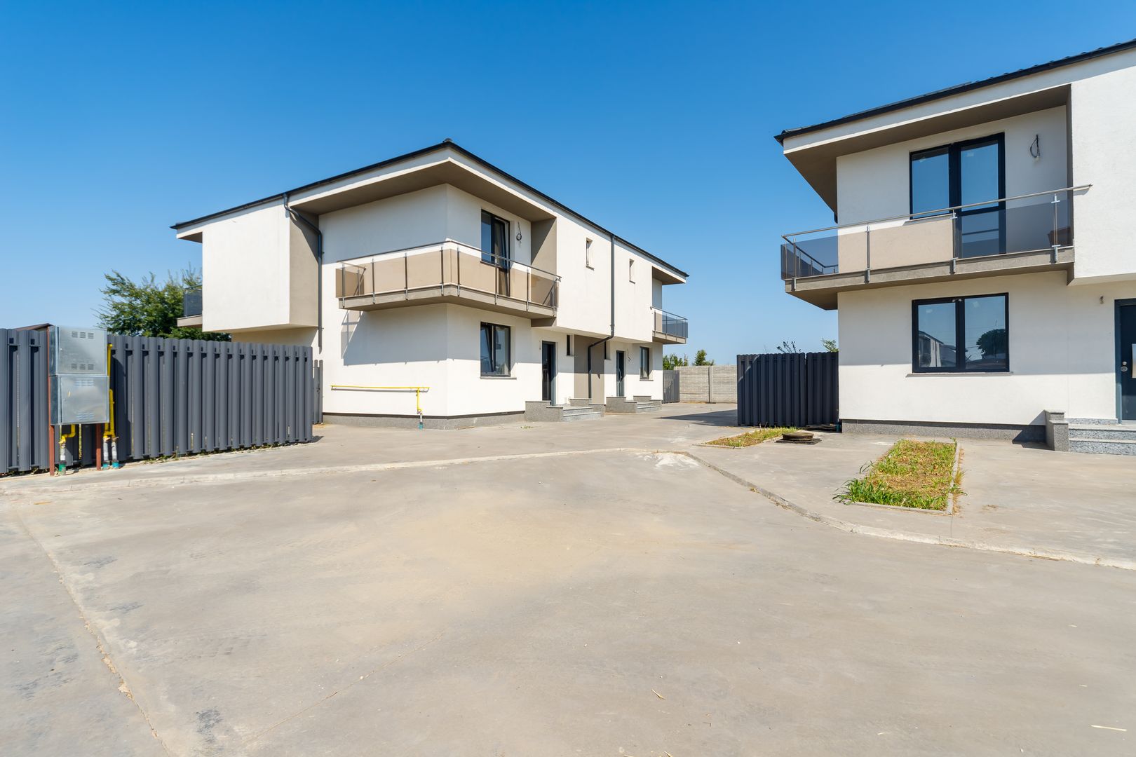 Duplex nou în Otopeni – confort în afara orașului - Poză 1