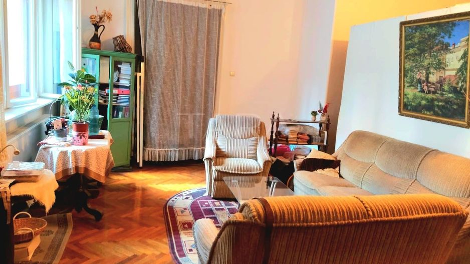 Apartament cu 2 camere,  Zona Ultracentral. - Poză 1