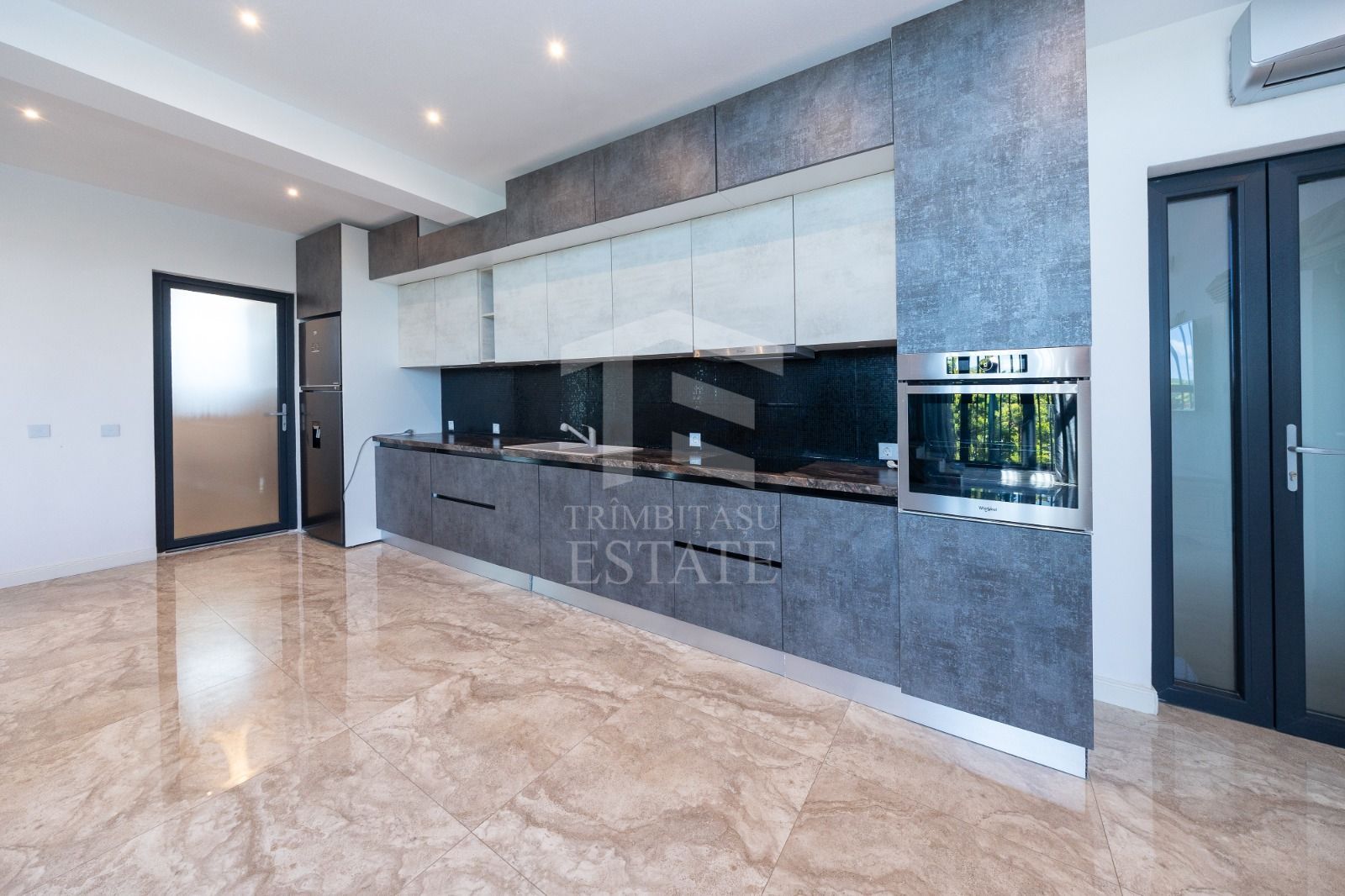 Sanpetru ,Subcetate-Casa 4 camere,3 bai+480 mp teren - Poză 49