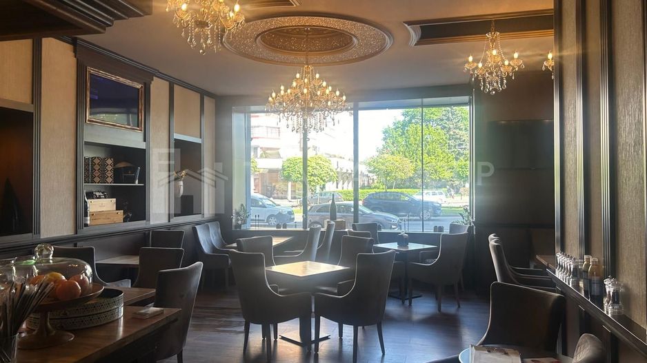 Spațiu comercial de închiriat, pretabil restaurant, 140 mp,  Str 13 Decembrie - Poză 1