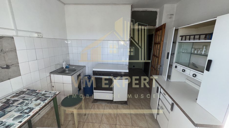 APARTAMENT 3 CAMERE ETAJ 2 CAMPULUNG CARTIER GRADISTE - Poză 7