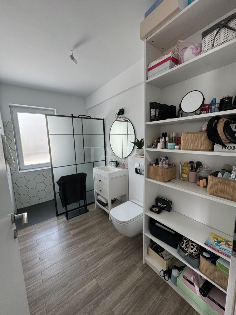 Penthouse modern cu terasă generoasă și parcare subterană. - Poză 6