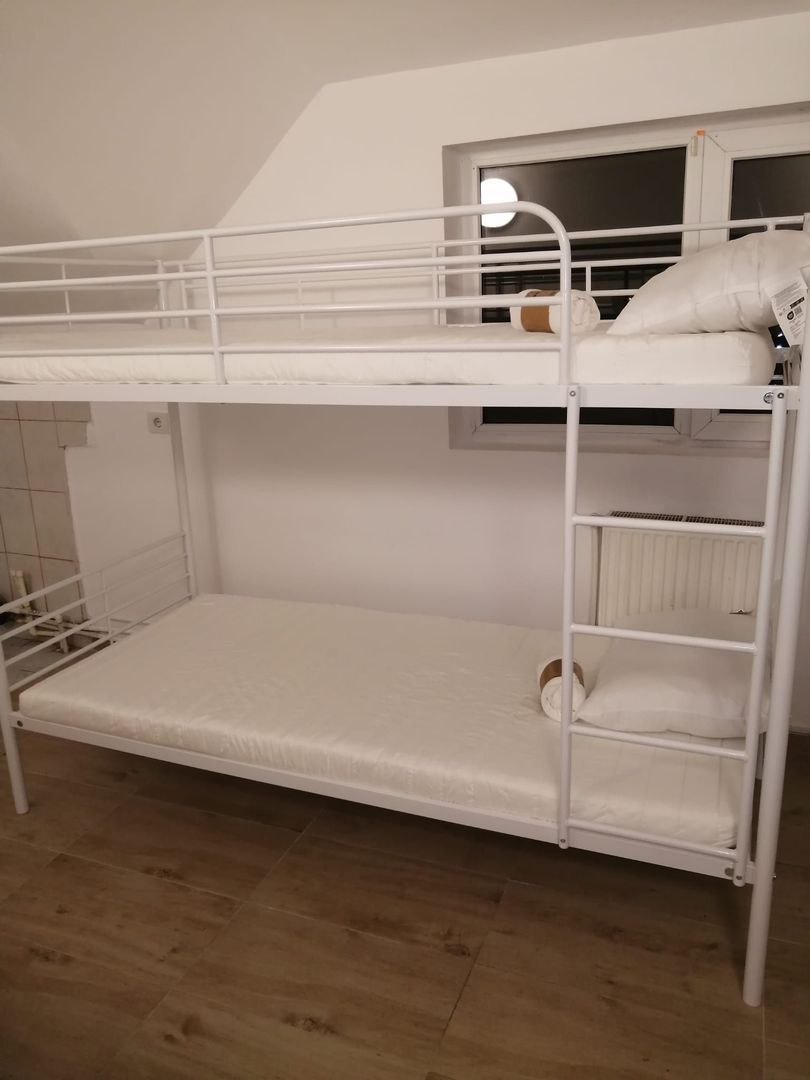 Etaj de inchiriat/ camere+ bai/bucatarie/spalatorie - Poză 12