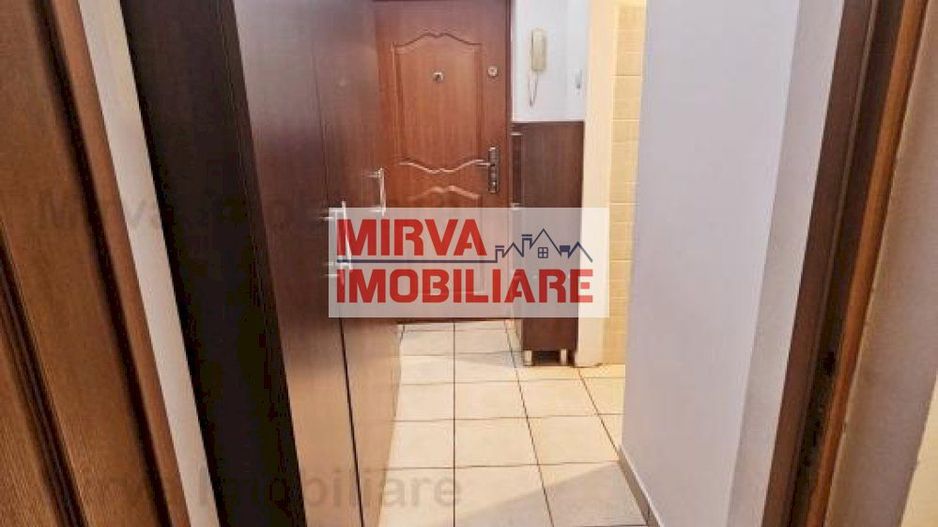 Vanzare garsoniera cu terasa, mobilata si utilata, zona Cina - Poză 14