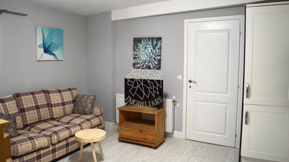 Apartament la casa 40 mp-renovat-curte-mobilat modern-Ultracentral - Poză 5