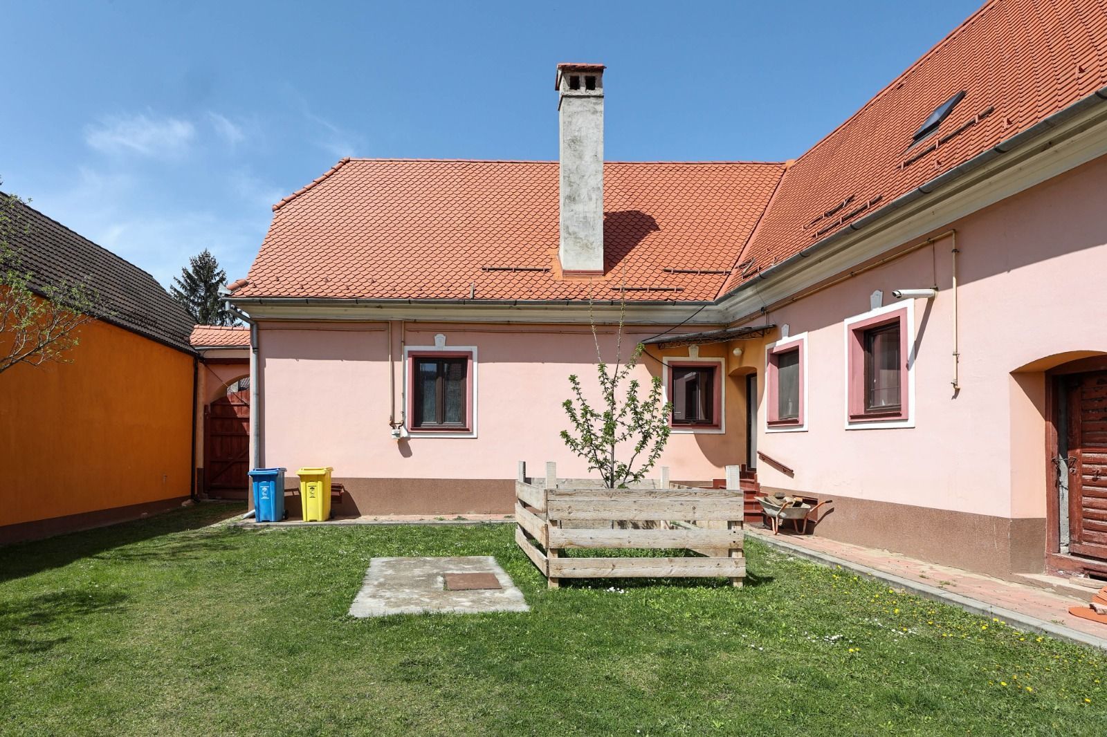 Casă Săsească Autentică cu Șură Impresionantă în Cristian – Teren 2729mp - Poză 7