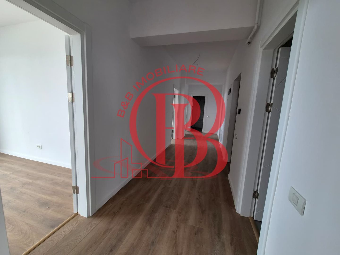 5 camere 193 mp total | 2 Terase | 3 bai | Liviu Rebreanu - Poză 9