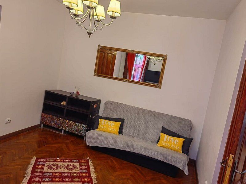 Casa cu doua camere, mobilata si utilata, zona centrala - Poză 7