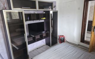 Casa 35 mp cu curte 300 mp, Micro 17 – Str. Oltului, 250 euro lunar - Poză 1