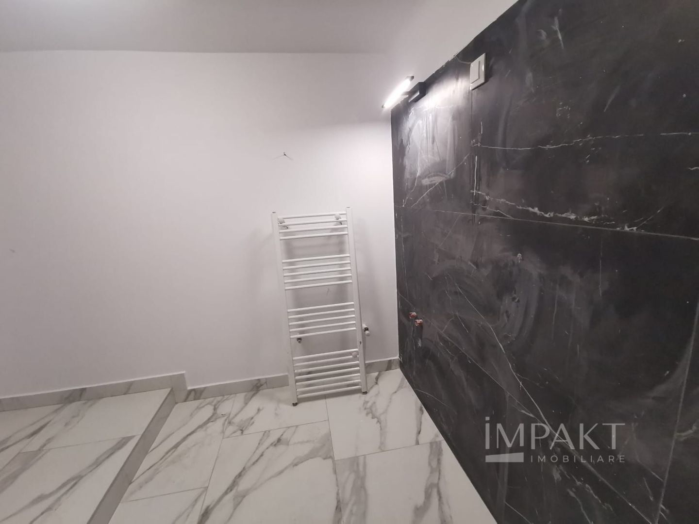 De vanzare -spatiu birouri 2 camere - Centru - Poză 19