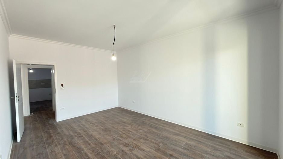 Bloc finalizat. Decomandat. 2 balcoane. Spatiu pod. - Poză 9