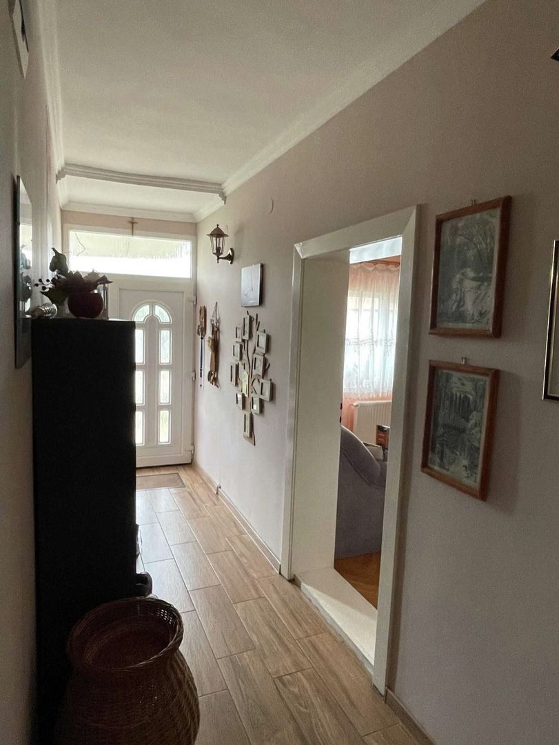 De vanzare casa 5 camere Carei - Poză 3