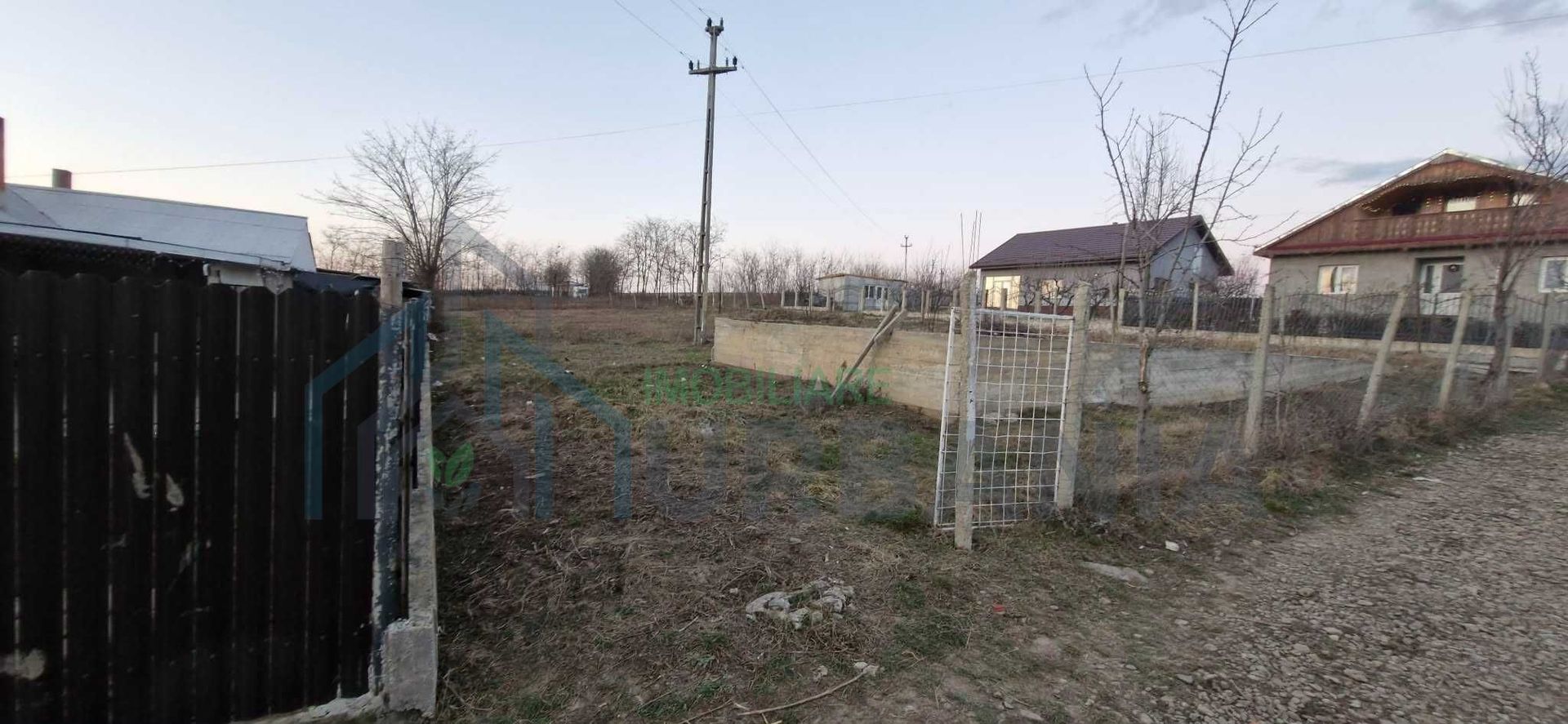 Teren cu fundație pentru casă - Poză 2