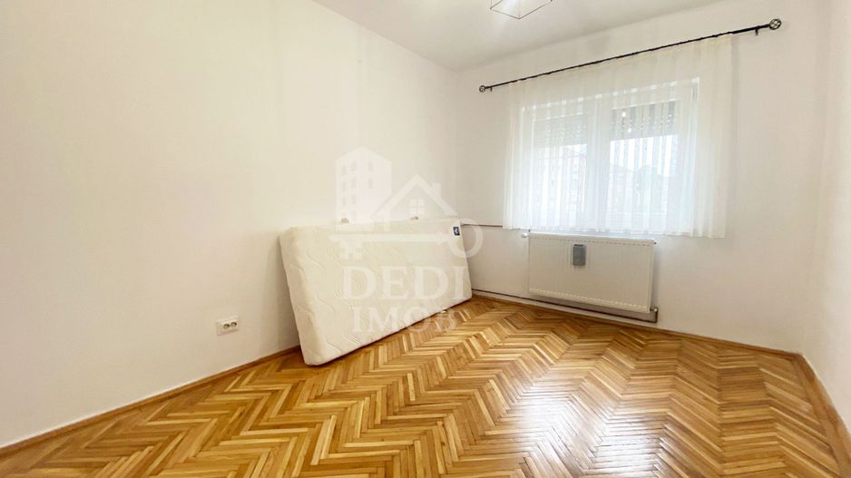 Apartament 3 camere de inchiriat in zona Rogerius, Oradea - Poză 3